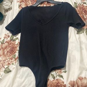 Short sleeve black ribbed bodysuit